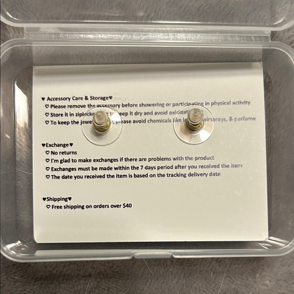 Gold Starfish Shell Earrings - Picture 2 of 3